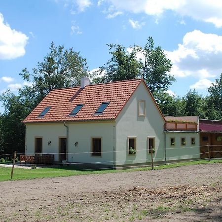 Penzion Stáj Návary Apartamento Exterior foto