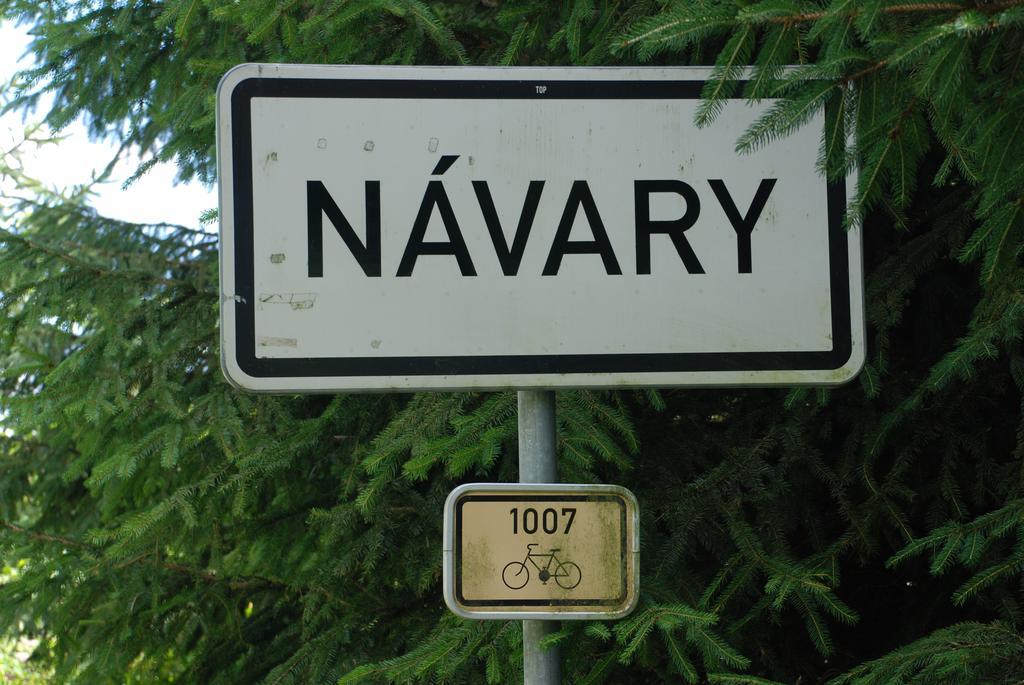 Penzion Stáj Návary Apartamento Exterior foto